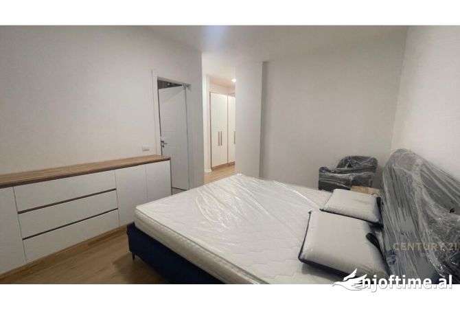 Shtepi ne shitje Apartament ne Tirane, 3+1, Mobilimi E mobiluar, Pagesa 335,000  Euro.