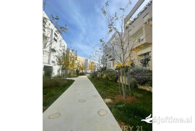 Shtepi ne shitje Apartament ne Tirane, 3+1, Mobilimi E mobiluar, Pagesa 275,000  Euro.