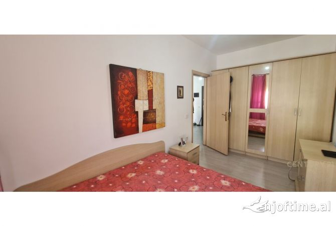 Shtepi ne shitje Apartament ne Tirane, 2+1, Mobilimi E mobiluar, Pagesa 110,000  Euro.