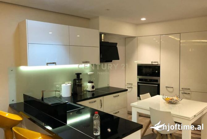 Shtepi ne shitje Apartament ne Tirane, 2+1, Mobilimi E mobiluar, Pagesa 149,000  Euro.