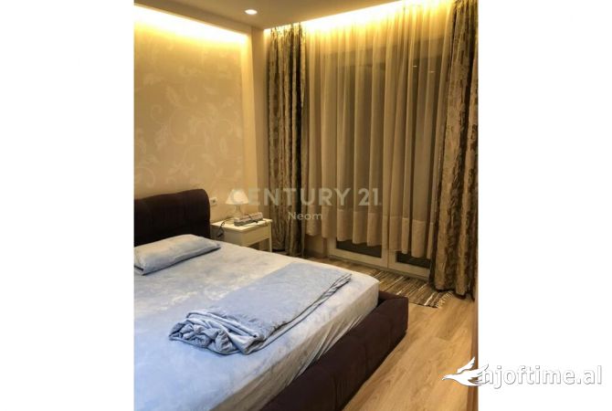 Shtepi ne shitje Apartament ne Tirane, 2+1, Mobilimi E mobiluar, Pagesa 149,000  Euro.