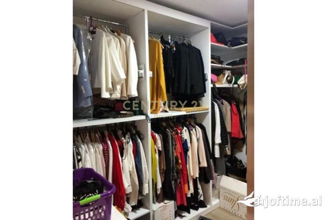 Shtepi ne shitje Apartament ne Tirane, 2+1, Mobilimi E mobiluar, Pagesa 149,000  Euro.