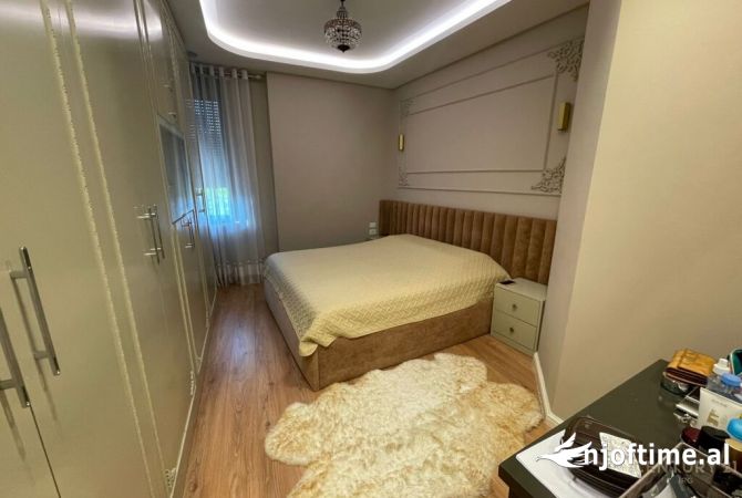 Shtepi ne shitje Apartament ne Tirane, 3+1, Mobilimi E mobiluar, Pagesa 540,000  Euro.