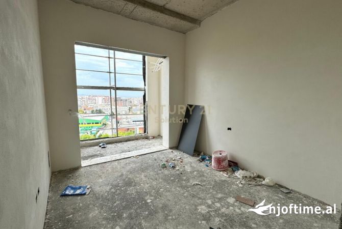 Shtepi ne shitje Apartament ne Tirane, 2+1, Mobilimi Bosh, pa mobiluar, Pagesa 169,000  Euro.