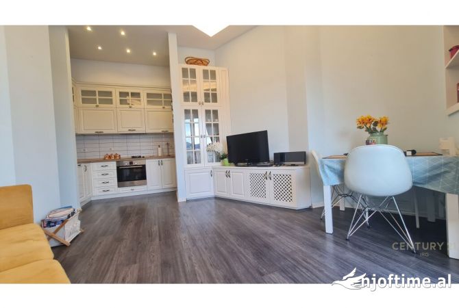 Shtepi me qera 2+1 ne Tirane - 700 Euro