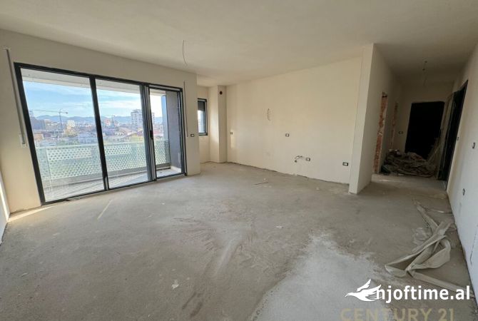 Shtepi ne shitje Apartament ne Tirane, 2+1, Mobilimi Bosh, pa mobiluar, Pagesa 160,000  Euro.