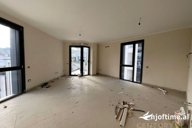 Shtepi ne shitje Apartament ne Tirane, 2+1, Mobilimi Bosh, pa mobiluar, Pagesa 215,000  Euro.