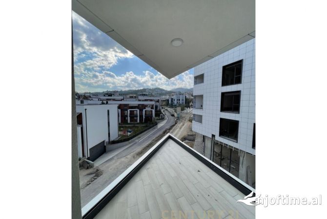 Shtepi ne shitje Apartament ne Tirane, 2+1, Mobilimi Bosh, pa mobiluar, Pagesa 215,000  Euro.