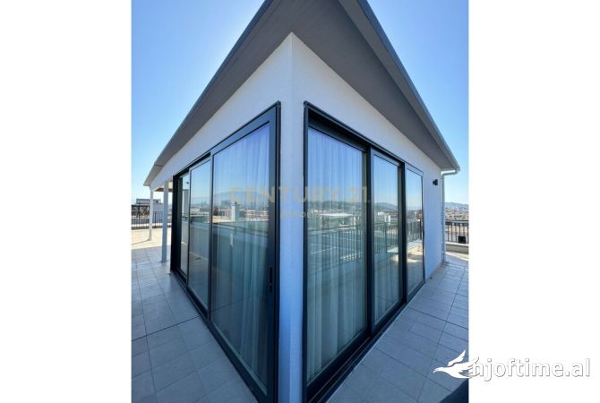 Shtepi ne shitje Apartament ne Tirane, 3+1, Mobilimi E mobiluar, Pagesa 550,000  Euro.