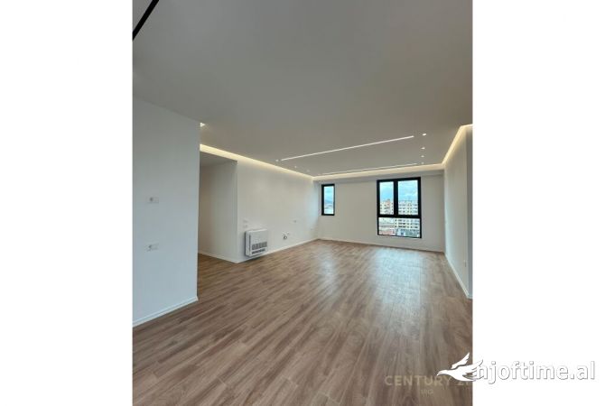 Shtepi ne shitje Apartament ne Tirane, 2+1, Mobilimi Bosh, pa mobiluar, Pagesa 350,000  Euro.