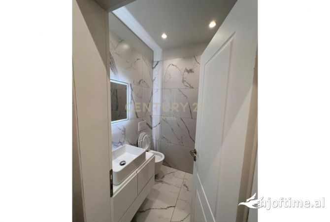 Shtepi me qera Apartament ne Tirane, 1+1, Mobilimi E mobiluar, Pagesa 480  Euro.