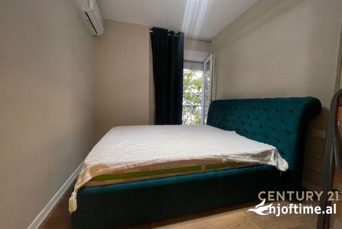 Shtepi ne shitje Apartament ne Tirane, 2+1, Mobilimi E mobiluar, Pagesa 160,000  Euro.