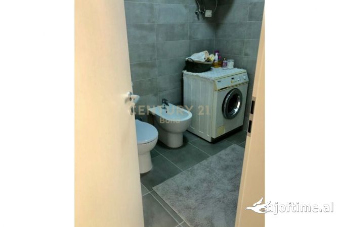 Shtepi ne shitje Apartament ne Tirane, 2+1, Mobilimi E mobiluar, Pagesa 128,000  Euro.