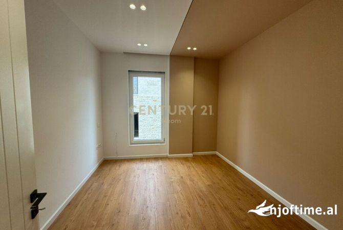 Shtepi ne shitje Apartament ne Tirane, 2+1, Mobilimi Bosh, pa mobiluar, Pagesa 255,000  Euro.