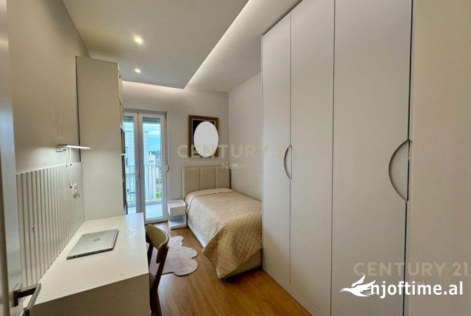 Shtepi ne shitje Apartament ne Tirane, 3+1, Mobilimi E mobiluar, Pagesa 330,000  Euro.