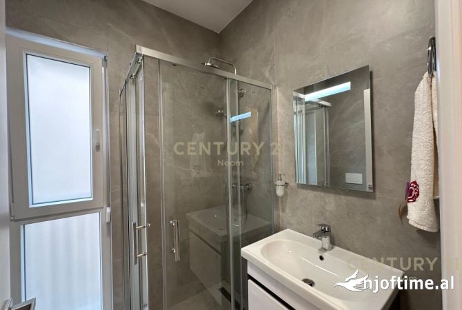 Shtepi ne shitje Apartament ne Tirane, 3+1, Mobilimi E mobiluar, Pagesa 330,000  Euro.