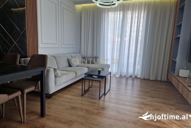 Shtepi ne shitje Apartament ne Tirane, 1+1, Mobilimi E mobiluar, Pagesa 196,000  Euro.
