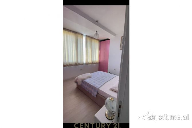 Shtepi ne shitje Apartament ne Tirane, 2+1, Mobilimi E mobiluar, Pagesa 130,000  Euro.