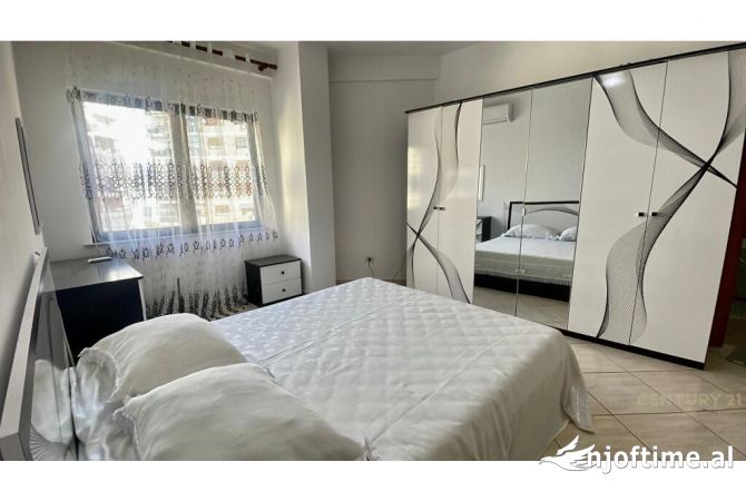 Shtepi ne shitje Apartament ne Tirane, 2+1, Mobilimi E mobiluar, Pagesa 215,000  Euro.