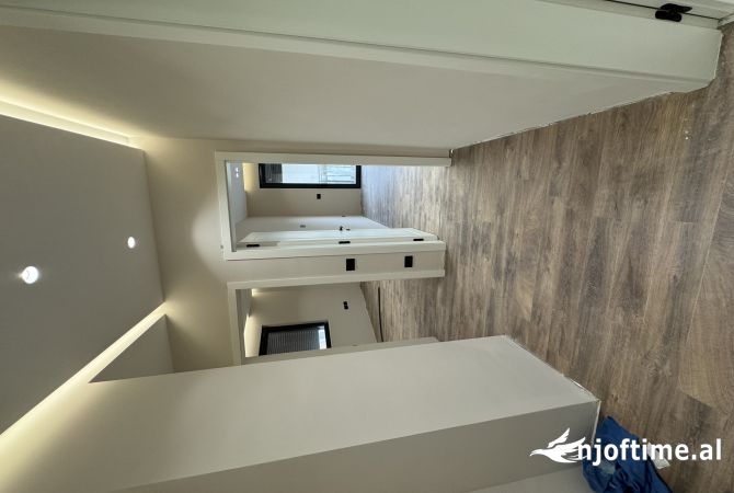 Shtepi ne shitje Apartament ne Tirane, 3+1, Mobilimi Pjeserisht e mobiluar, Pagesa 274,000  Euro.