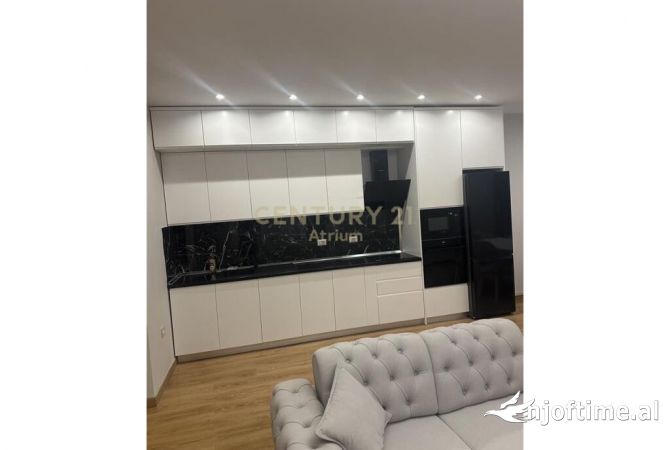 Shtepi ne shitje Apartament ne Tirane, 2+1, Mobilimi E mobiluar, Pagesa 179,990  Euro.