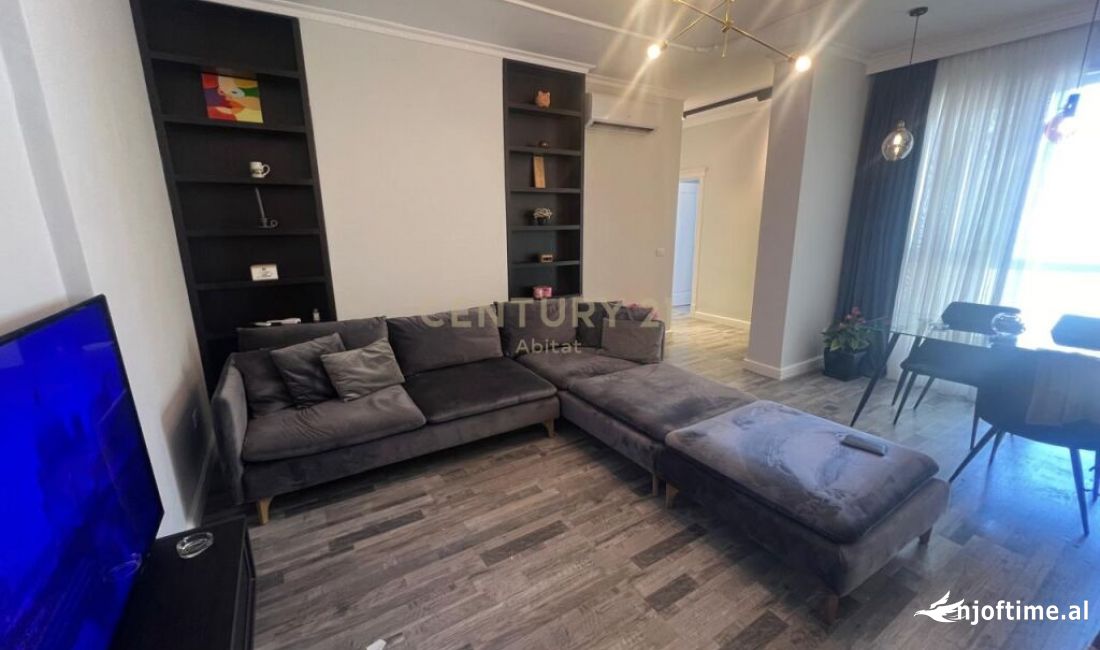 Shtepi ne shitje Apartament ne Tirane, 2+1, Mobilimi E mobiluar, Pagesa 230,000  Euro.