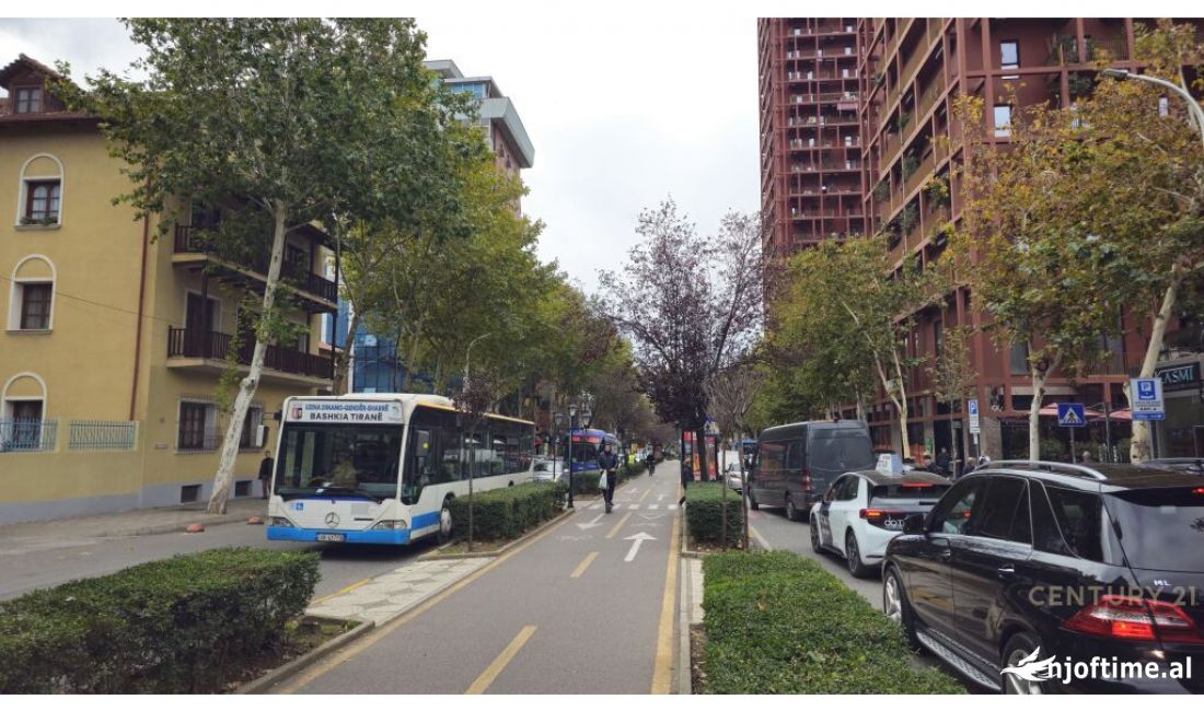 Shtepi ne shitje Apartament ne Tirane, 2+1, Mobilimi Bosh, pa mobiluar, Pagesa 222,500  Euro.