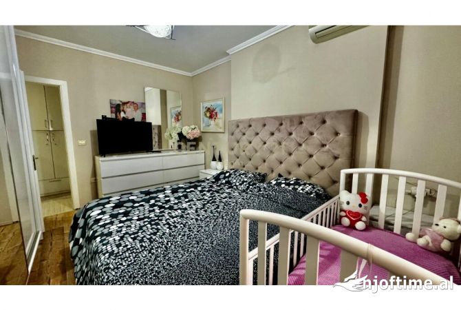 Shtepi ne shitje Apartament ne Tirane, 1+1, Mobilimi E mobiluar, Pagesa 169,900  Euro.