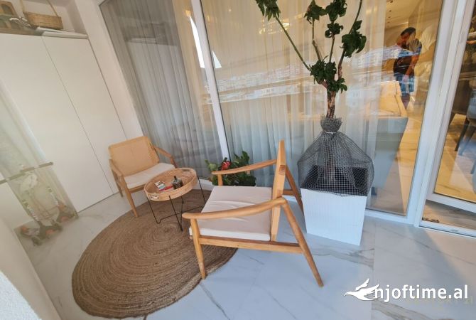 Shtepi ne shitje Apartament ne Tirane, 4+1, Mobilimi E mobiluar, Pagesa 630,000  Euro.