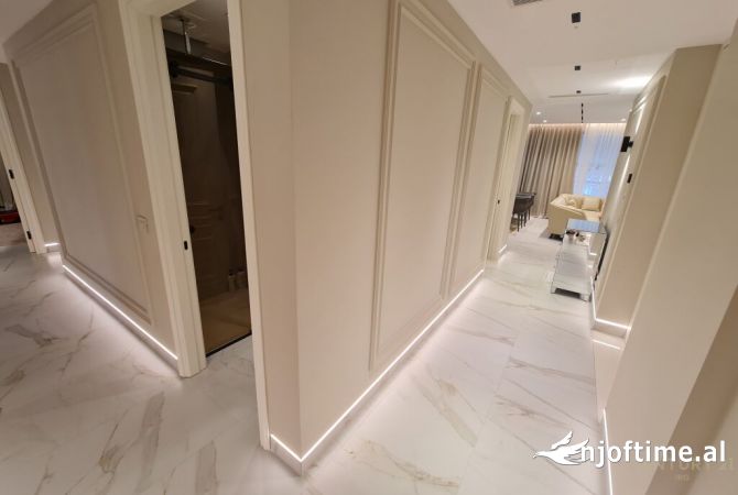 Shtepi ne shitje Apartament ne Tirane, 4+1, Mobilimi E mobiluar, Pagesa 630,000  Euro.