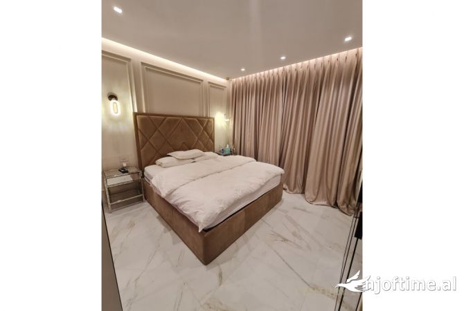 Shtepi ne shitje Apartament ne Tirane, 4+1, Mobilimi E mobiluar, Pagesa 630,000  Euro.