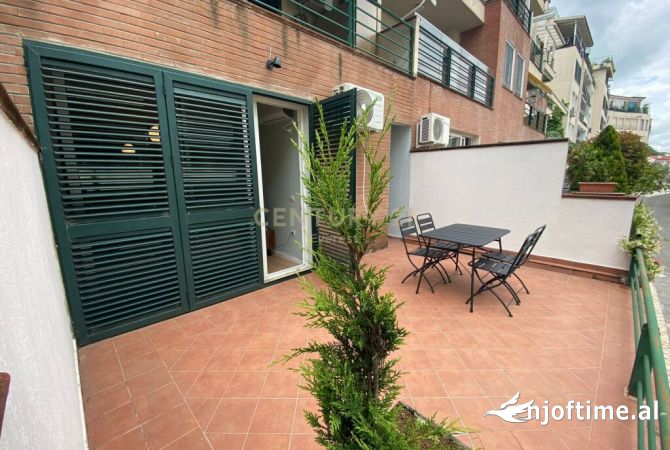 Shtepi ne shitje Apartament ne Tirane, 1+1, Mobilimi E mobiluar, Pagesa 135,000  Euro.