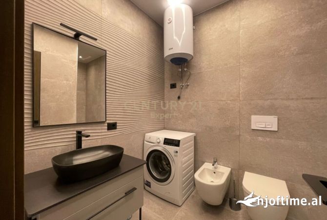 Shtepi ne shitje Apartament ne Tirane, 2+1, Mobilimi E mobiluar, Pagesa 232,000  Euro.