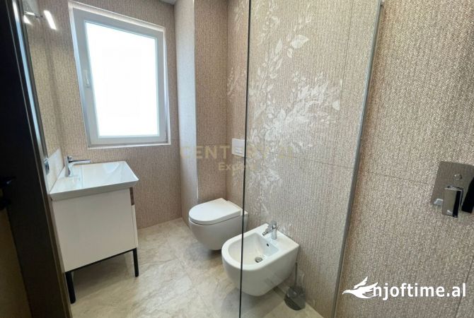 Shtepi ne shitje Apartament ne Tirane, 2+1, Mobilimi E mobiluar, Pagesa 232,000  Euro.