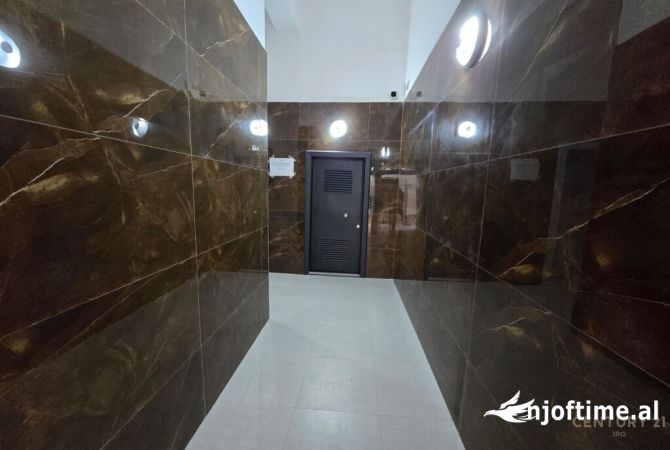 Shtepi ne shitje Apartament ne Tirane, 1+1, Mobilimi Bosh, pa mobiluar, Pagesa 89,700  Euro.