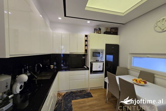 Shtepi ne shitje 2+1 ne Tirane - 310,000 Euro
