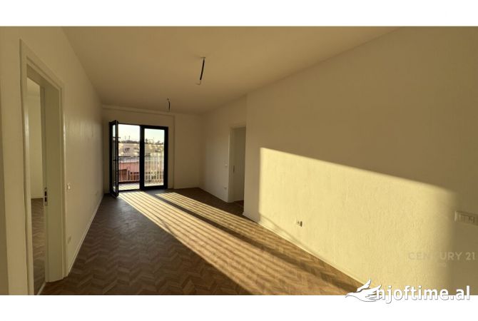 AMBJENT PER ZYRA TEK ''TIRANA GARDEN BUILDING''!