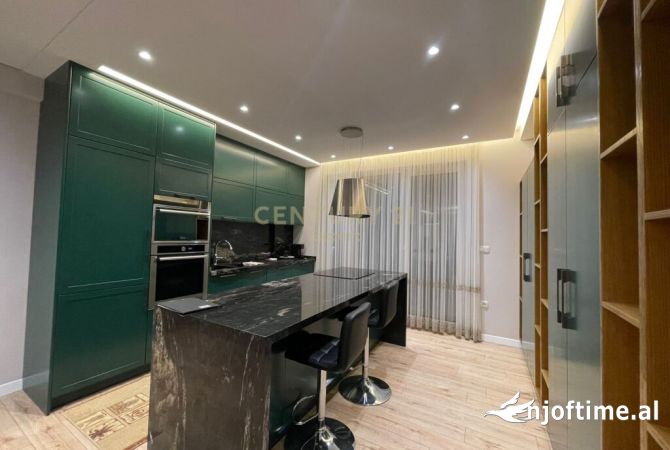 Shtepi me qera Apartament ne Tirane, 2+1, Mobilimi E mobiluar, Pagesa 1,000  Euro.