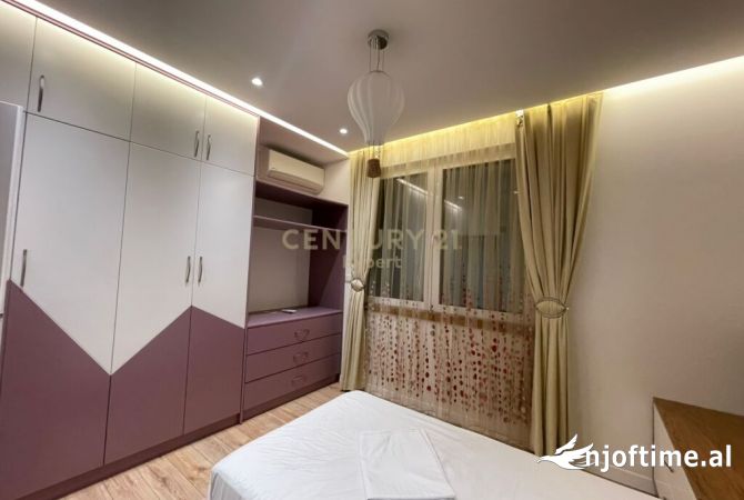 Shtepi me qera Apartament ne Tirane, 2+1, Mobilimi E mobiluar, Pagesa 1,000  Euro.