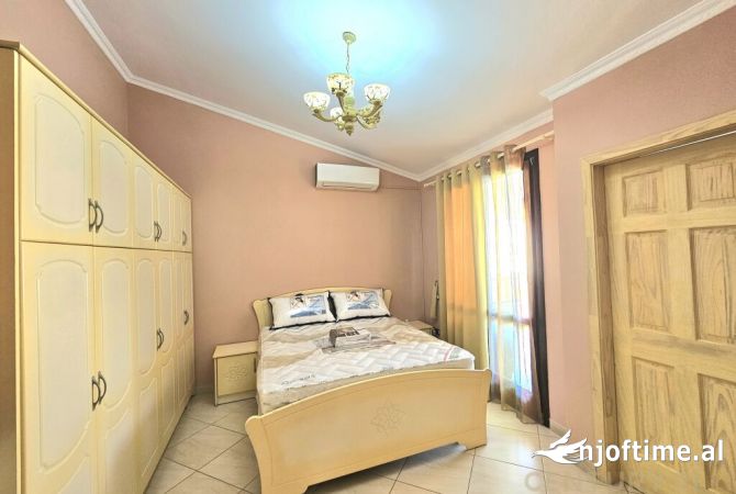 Shtepi me qera 2+1 ne Tirane - 800 Euro