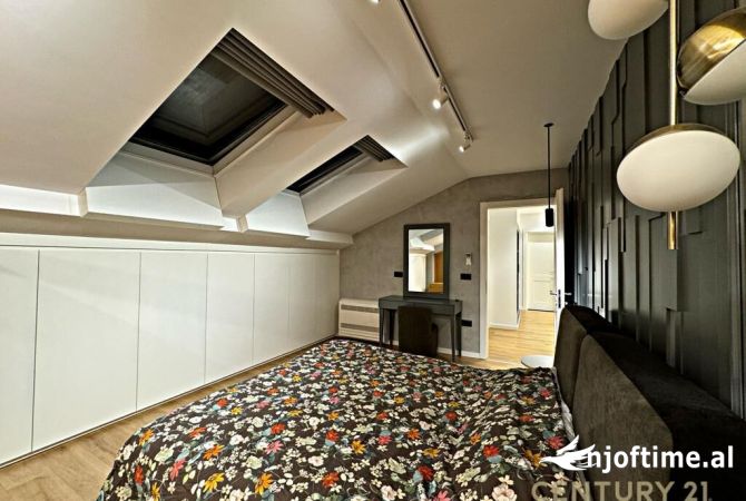 Shtepi me qera Duplex(shtepi me 2 kate) ne Tirane, 4+1, Mobilimi E mobiluar, Pagesa 1,600  Euro.