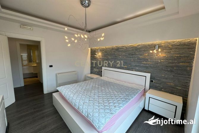 Shtepi ne shitje Duplex(shtepi me 2 kate) ne Tirane, 4+1, Mobilimi E mobiluar, Pagesa 280,000  Euro.