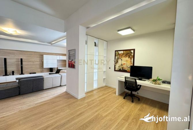 Shtepi ne shitje Duplex(shtepi me 2 kate) ne Tirane, 4+1, Mobilimi E mobiluar, Pagesa 280,000  Euro.