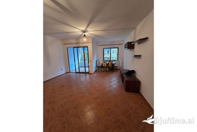 Shtepi ne shitje 2+1 ne Tirane - 140,000 Euro