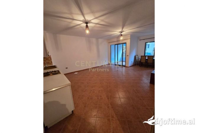 Shtepi ne shitje 2+1 ne Tirane - 140,000 Euro