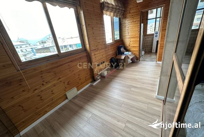 Shtepi ne shitje Apartament ne Tirane, 2+1, Mobilimi E mobiluar, Pagesa 235,000  Euro.