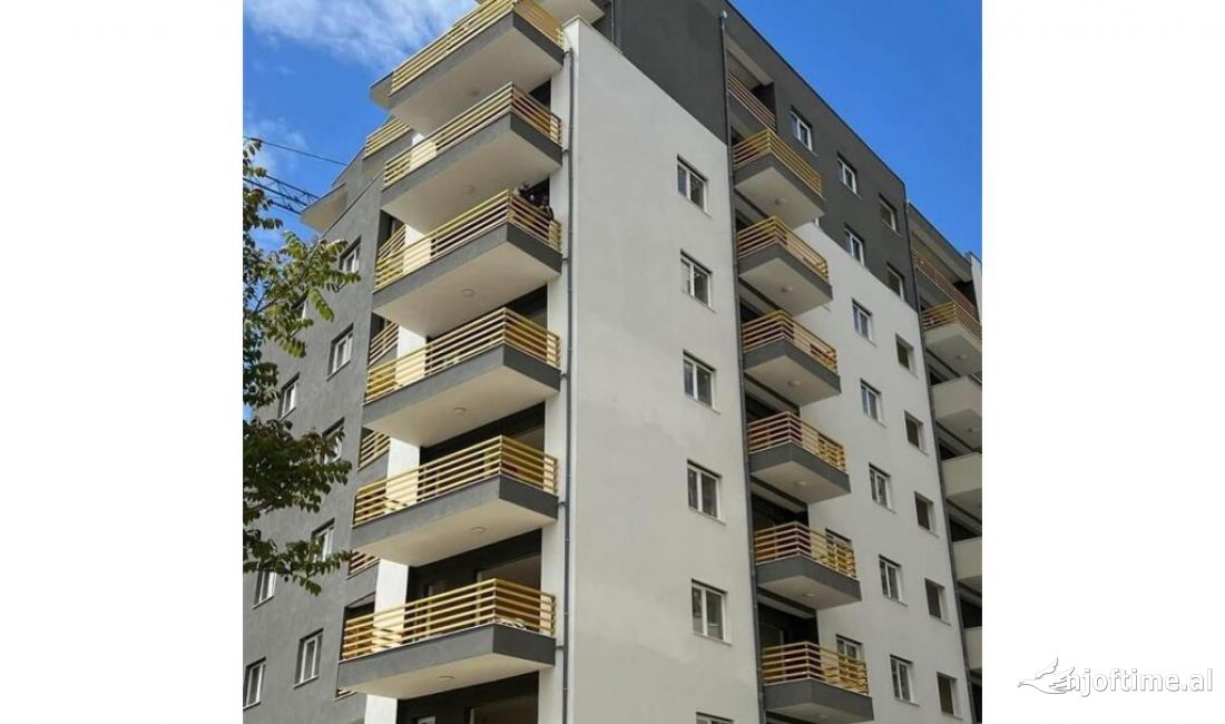 Shtepi ne shitje Apartament ne Tirane, 1+1, Mobilimi Pjeserisht e mobiluar, Pagesa 98,000  Euro.