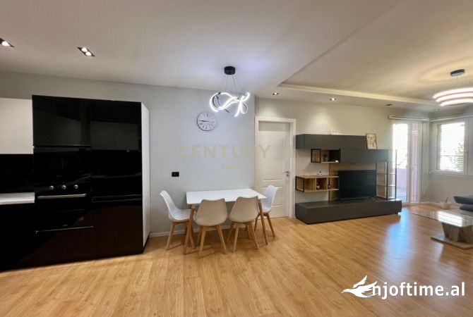 Shtepi me qera Apartament ne Tirane, 2+1, Mobilimi E mobiluar, Pagesa 800  Euro.