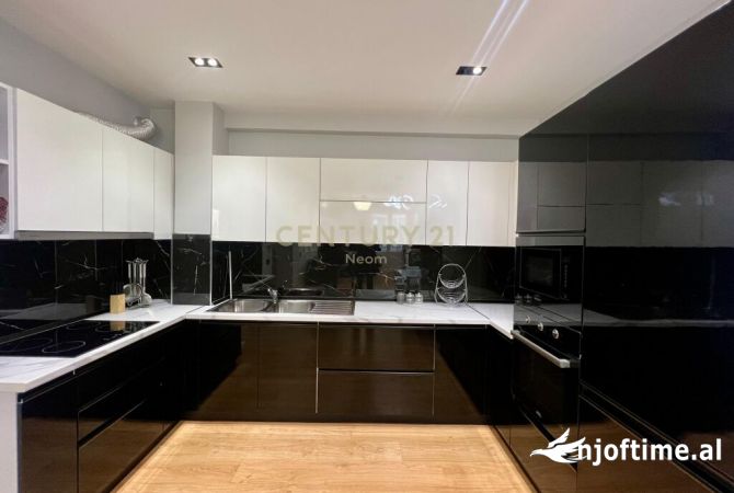 Shtepi me qera Apartament ne Tirane, 2+1, Mobilimi E mobiluar, Pagesa 800  Euro.