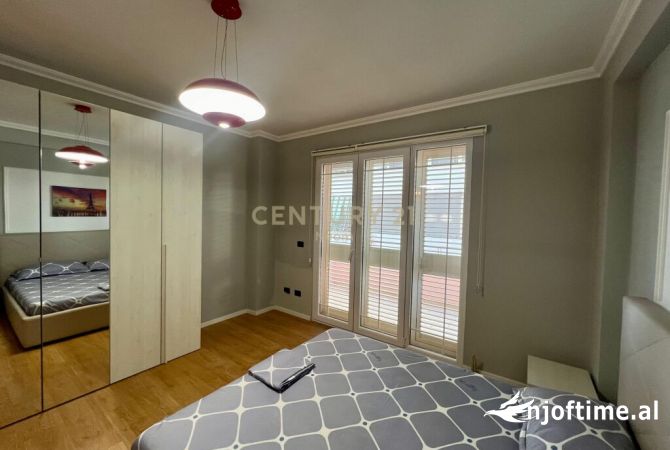 Shtepi me qera Apartament ne Tirane, 2+1, Mobilimi E mobiluar, Pagesa 800  Euro.